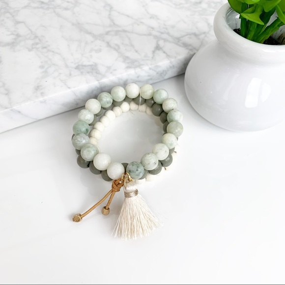 Dash of Pink Jewelry - LAST ONE! Wood w/ Natural Stone Bead Bracelet Mint
